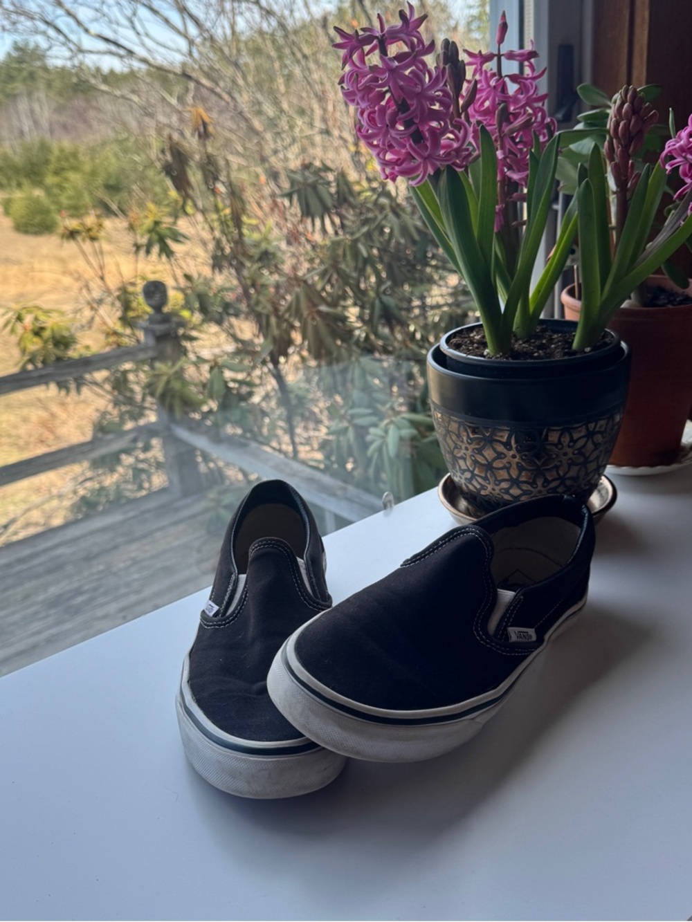 Vans Classic Slip-On Shoes in Black